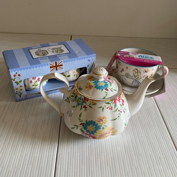 NEW Blue Bird & Willow British Teashop Floral Sugar Pot & Jug Cream Set Tea time - Picture 13 of 15